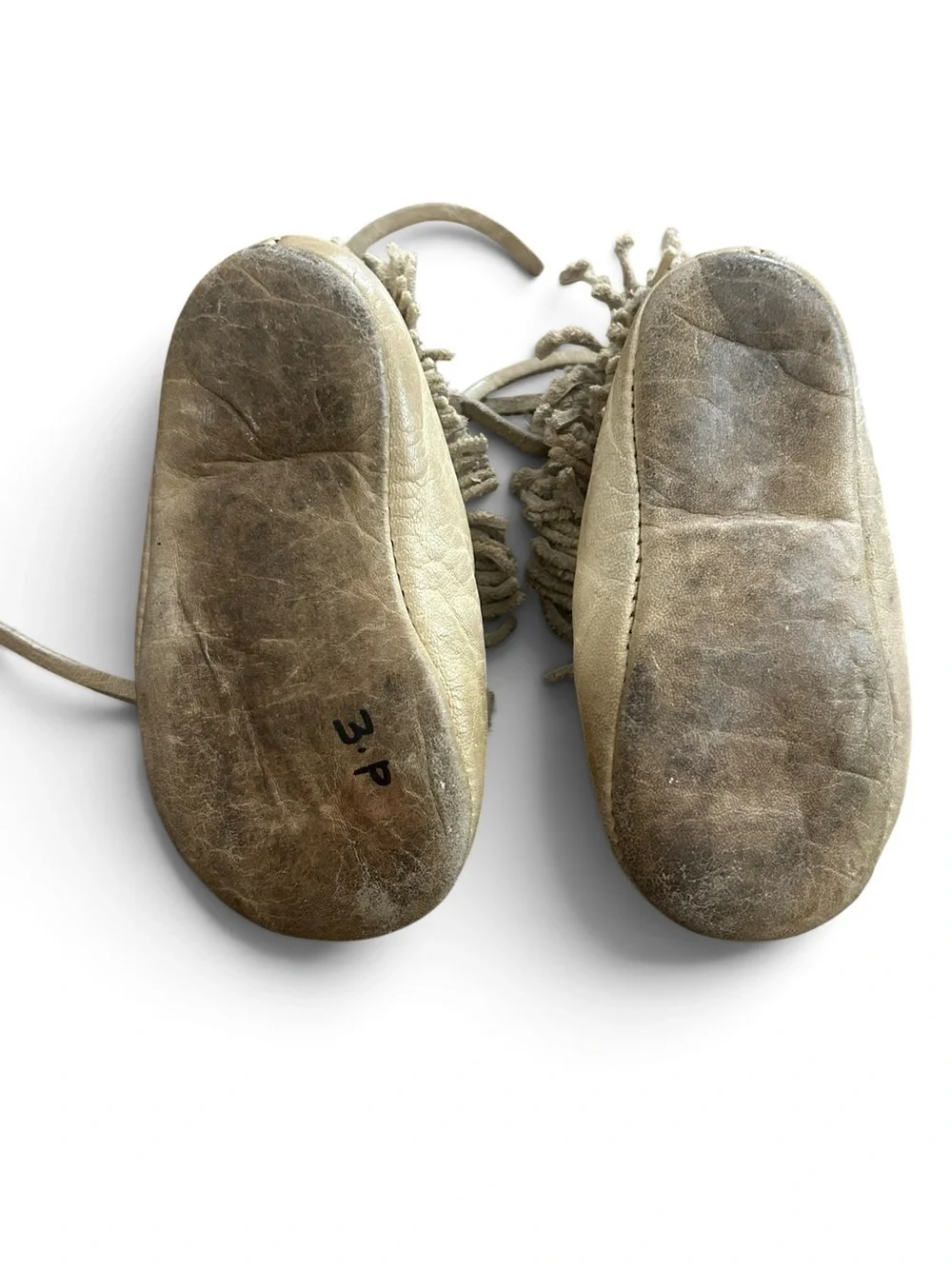 Vintage Baby 6.5 Fringe Moccasin Shoes in Cream with Bead Detail